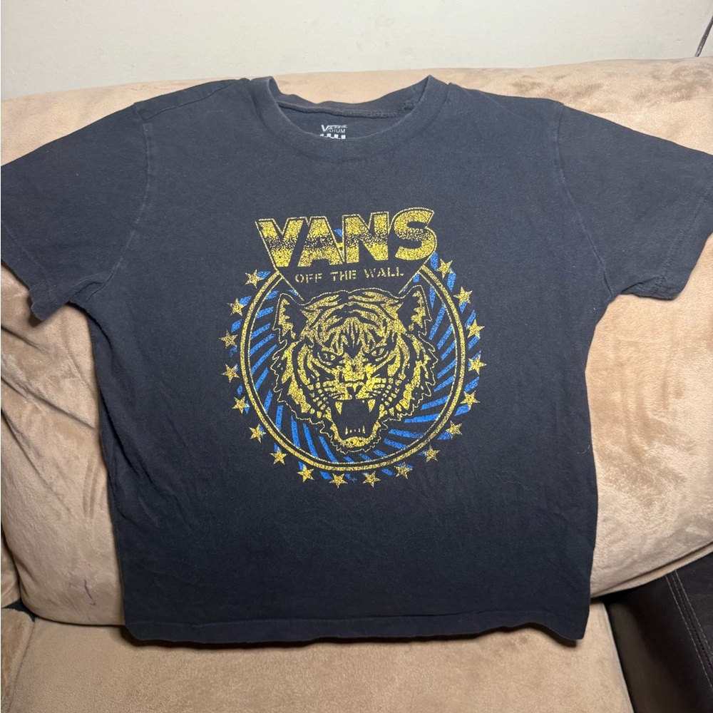 %——>bundle.w.me2/$15 kids tees! Vans Off-The-Wall Kid’s Medium Black Graphic Tee